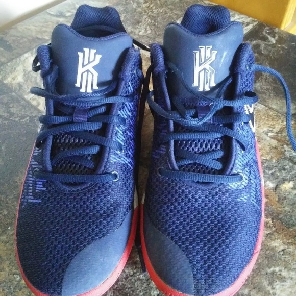 Nike Kids Basketball Shoes 13c Kyrie Flytrap II Blue Red White - Picture 5 of 7